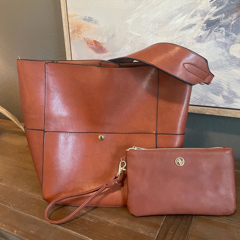 Handbag & Wallet - Picture 9 of 14